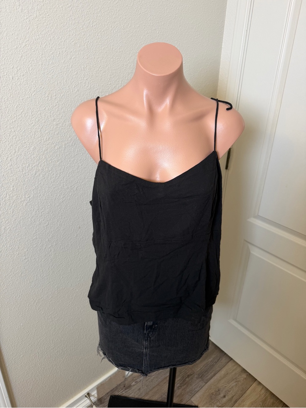 Old Navy Black Spaghetti Strap Cami Top - Women